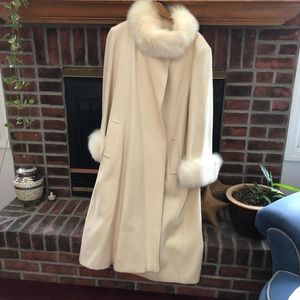 Glamorous Cream Faux Fur Women’s Size 18 Coat